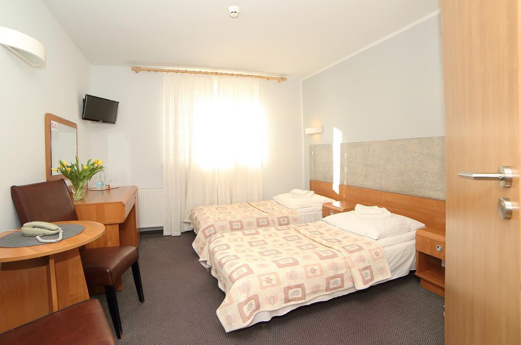 Abis Hotel Bystrzyca Klodzka Bagian luar foto