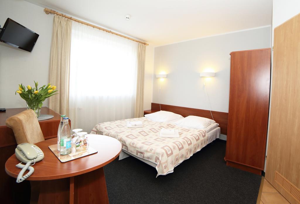 Abis Hotel Bystrzyca Klodzka Bagian luar foto